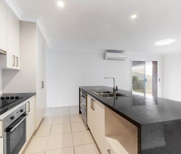 Discover modern family living in the heart of Norman Gardens! - Photo 2