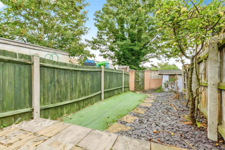 3 bedroom terraced house to rent - Photo 3