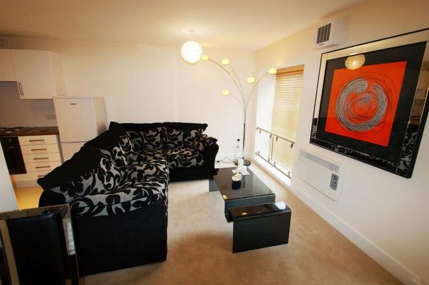 2 bedroom flat to rent - Photo 1