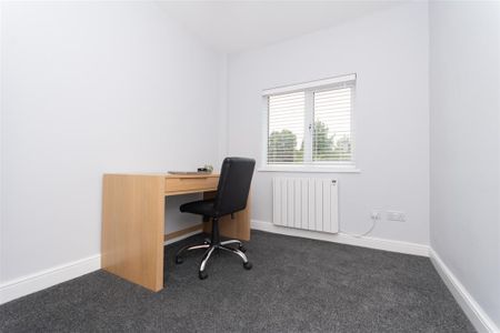 3 bedroom house - Photo 2