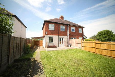 3 bedroom semi-detached house to rent - Photo 5