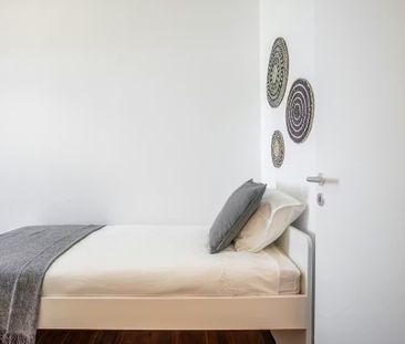 Calçada do Marquês de Abrantes, Lisbon, Lisbon 1200-163 - Photo 6