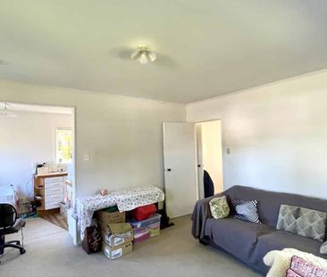 Sunny 3 bedrooms At Quiet Handy Location - Photo 2