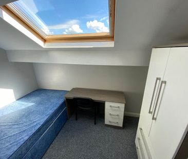 1 bedroom in a house share to rent - Photo 2