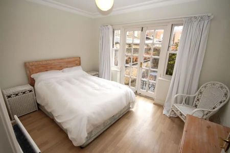 1 bedroom flat to rent - Photo 2