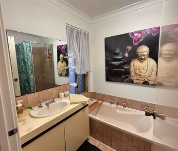 Scarborough - Photo 2