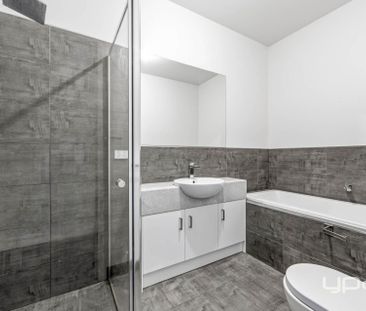 Stylish 2-Bedroom Unit in the Heart of St Albans - Photo 5