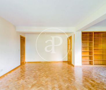Flat for rent in Plaza Juan Antonio Suanzes. - Photo 1