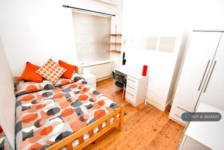 5 bedroom terraced house to rent - Photo 3
