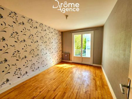 Location Appartement 3 pièces 74m² VALENCE 26000 - Photo 3