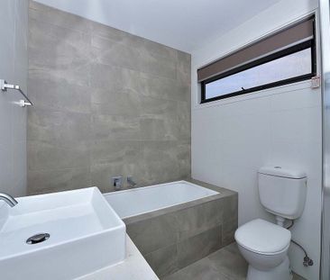 Clayton South - Photo 6