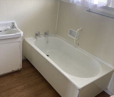 Welcome to this cozy and inviting 2-bedroom, 1-bathroom unit nestle... - Photo 4