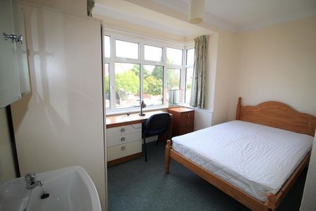 6 bedroom house to rent - Photo 3