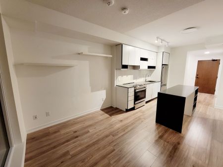 For Lease - 4065 Confederation Parkway Unit# 4205, Mississauga, Ontario - Photo 3