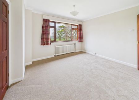 6 bedroom house - detached to rent - Photo 3