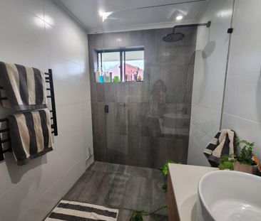 Beautifully Renovated 2-Bedroom 1 Bathroom Duplex - MIAMI - Photo 1