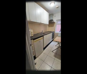 3 Bed Flat, Ealing Broadway, W5 - Photo 1