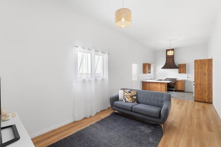 PORT MELBOURNE LIVING - Photo 3