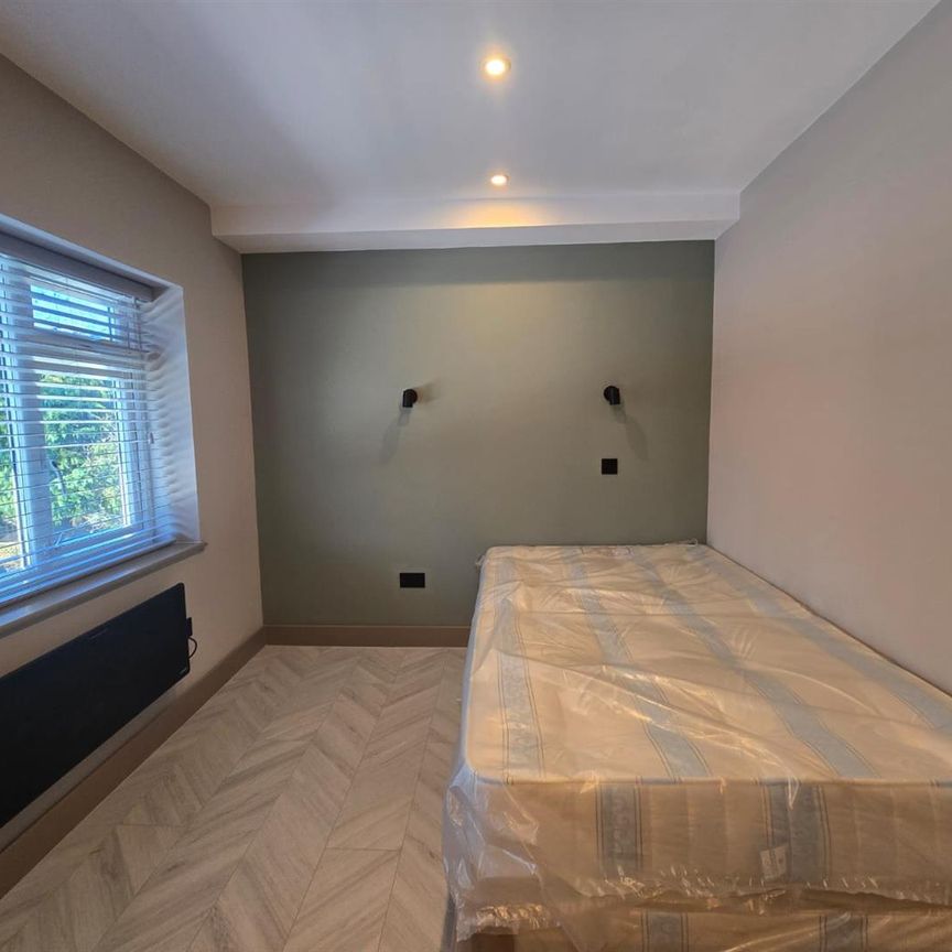 Croydon Road, Caterham CR3, London - Photo 1