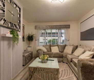 4 bedroom semi-detached house to rent - Photo 4
