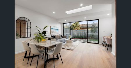 Luxurious & Brand New Home within Mckinnon School Zone - Photo 4