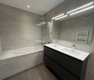Location Appartement 4 pièces 91m² - Photo 2