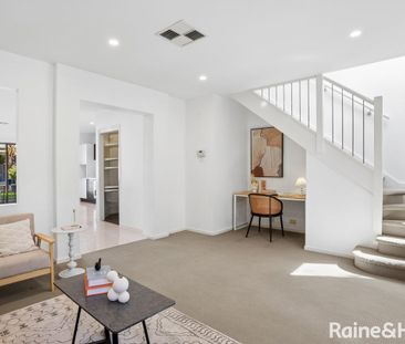 Comfortable & Convenient 3-Bedroom Home in Northgate - Photo 4