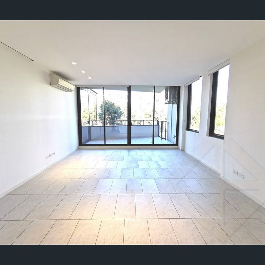 Rare Unit in the building!!! Stylish and Supersize 2 Bedroom Unit in a prime location - Photo 1