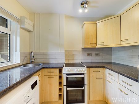 1 bedroom Maisonette - The Paddocks, Welwyn Garden City - Photo 3