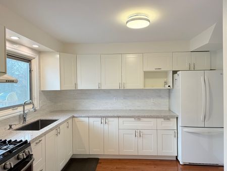 For Lease - 3016 Collista Court, Mississauga, Ontario - Photo 3