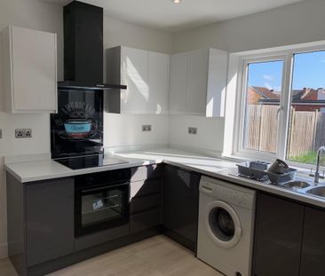 5 Bed Semi-Detached House, Mayfield Road, SO17 - Photo 5