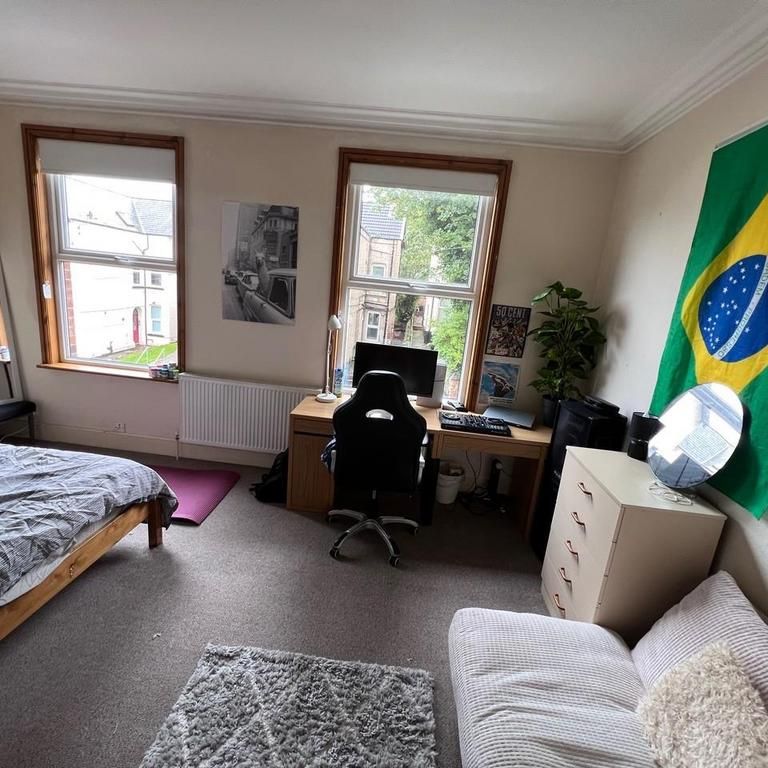 6 bedroom private hall to rent - Photo 1