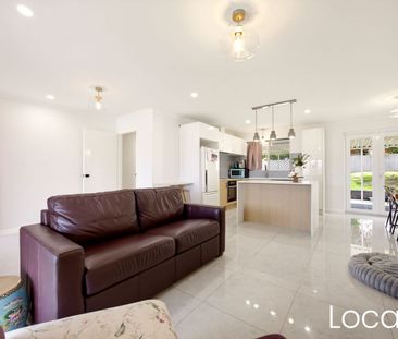 Renovated family home with a big backyard and alfresco - Photo 1
