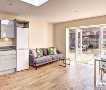 Room 2 Crummock Road, Norwich, NR5 8LL - Photo 2