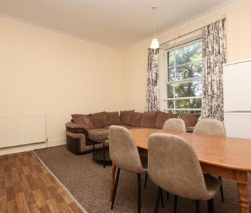5 bedroom flat to rent - Photo 2