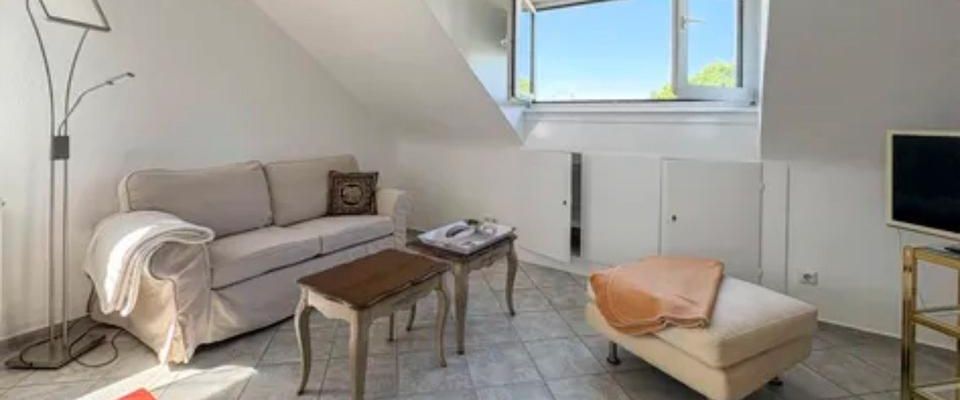 Helle 2-Zimmer-Wohnung mit Einbauküche in Berlin-Neukölln - Foto 1