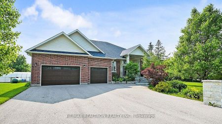 For Lease - 4 Blake Street, East Gwillimbury, Ontario - Photo 3