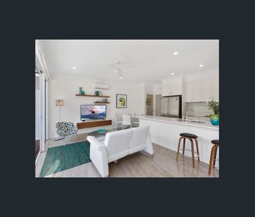 Air-Conditioned Townhouse with Double Lock-Up Garage! - Photo 1