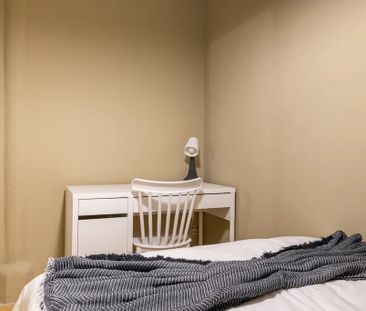 Carrer dAragó, Barcelona, Catalonia 08011 - Photo 2