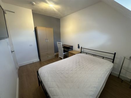 Eagle Way, Hampton Vale, Peterborough... - Photo 4