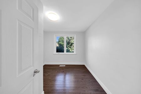 For Lease - 18 Windridge Drive Unit# Main, Markham, Ontario - Photo 2