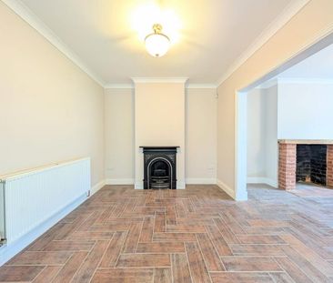 2 bedroom semi-detached house to rent - Photo 3