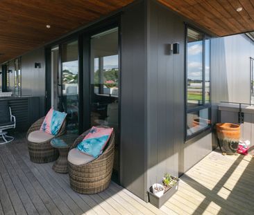 Modern 3-Bedroom Apartment with Stunning Views! - Photo 5