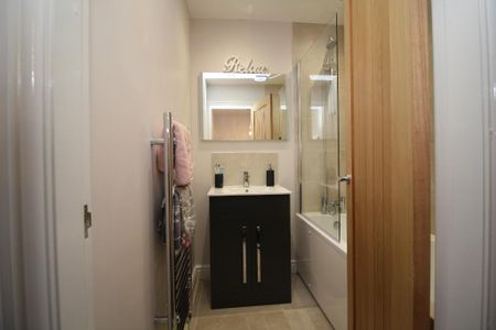 2 bedroom terraced house to rent - Photo 3