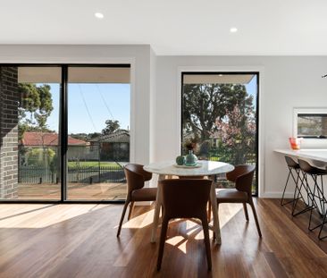 Effortless Elegance in Every Detail - Photo 6