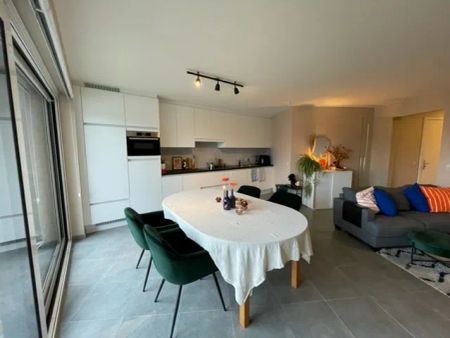 Zeer goed gelegen appartement met 2 slaapkamers en autostaanplaats te Geel! - Photo 2