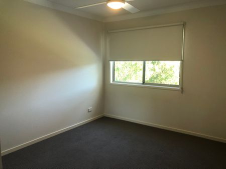 Modern, Centrally Located Townhouse – Available Soon! - Photo 3