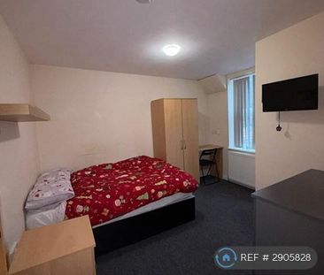 1 bedroom in a house share to rent - Photo 2