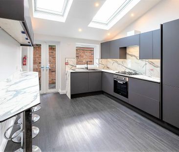 5 bedroom terraced house to rent - Photo 4