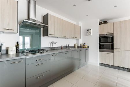 2 bedroom apartment to rent - Photo 4